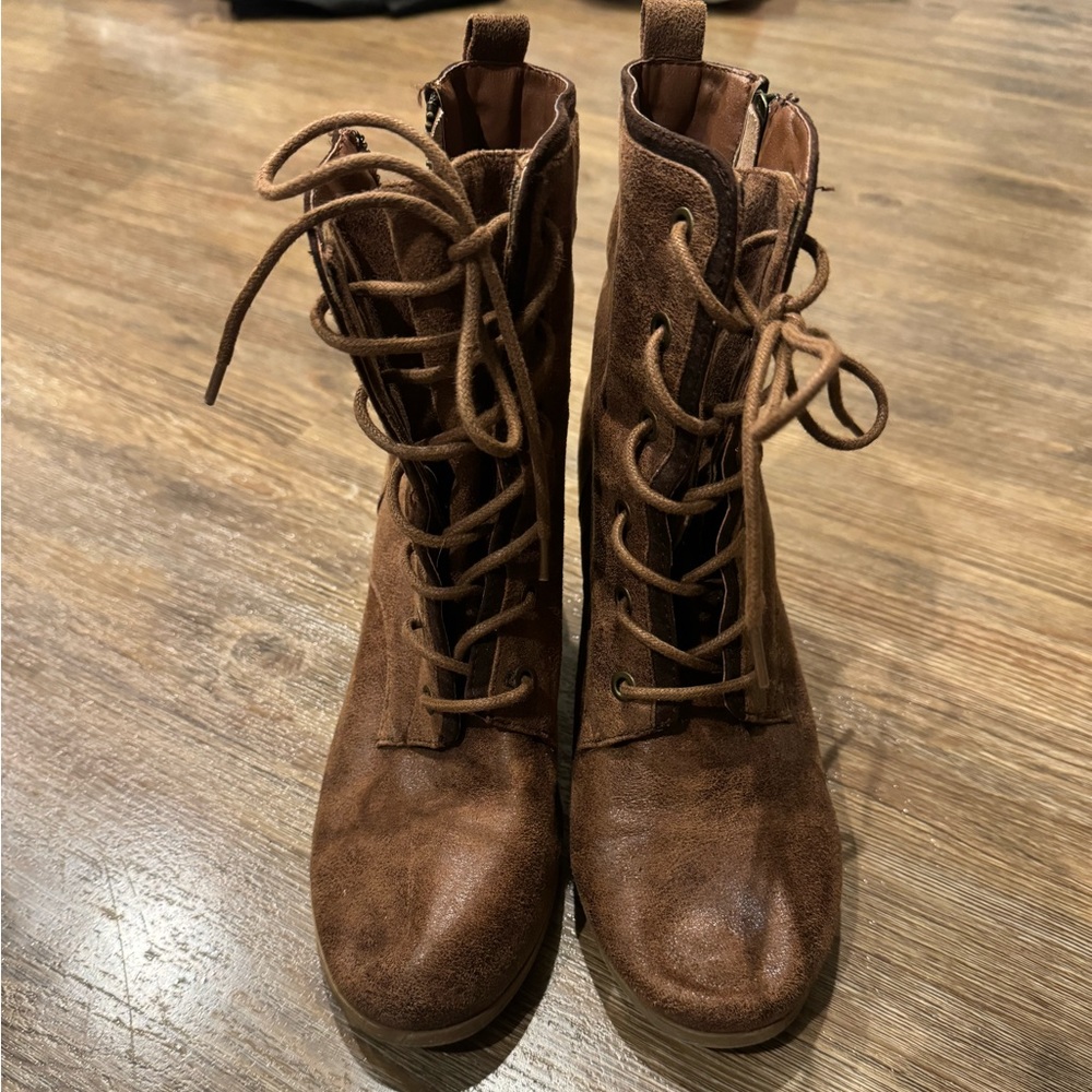 Brown lace up faux leather boots